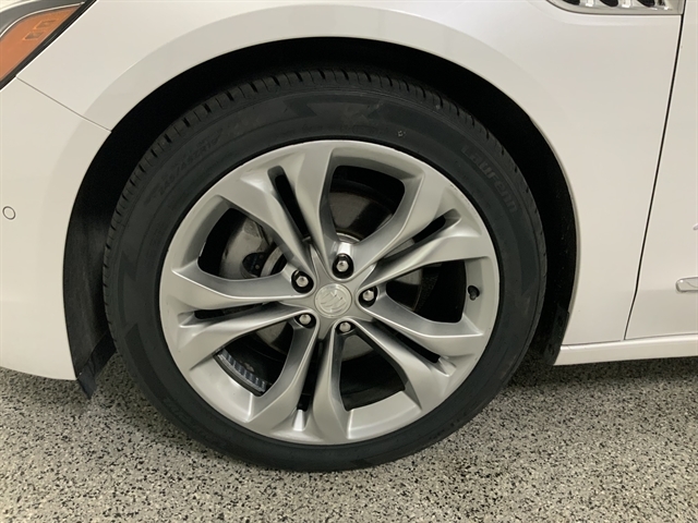 2019 Buick LaCrosse Avenir photo 8