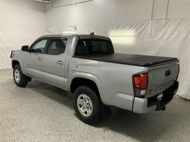 2019 Toyota Tacoma SR5 photo 2