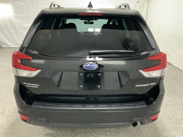 2023 Subaru Forester Limited photo 3