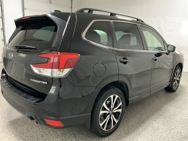 2023 Subaru Forester Limited photo 4