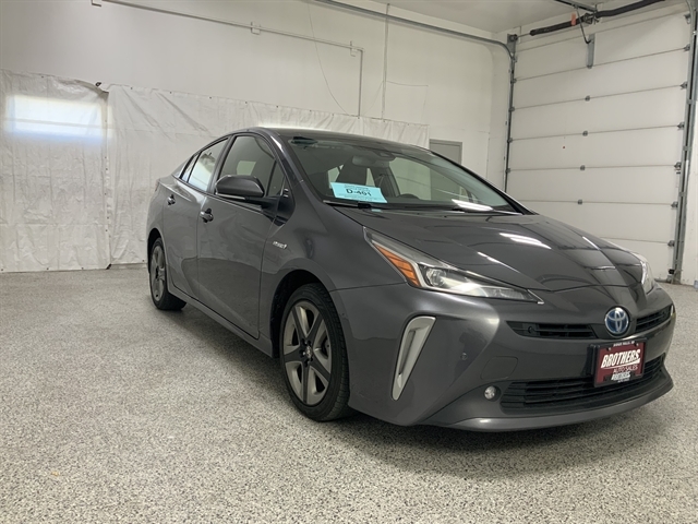 2022 Toyota Prius L photo 3