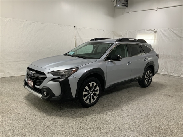 2023 Subaru Outback Limited's photo