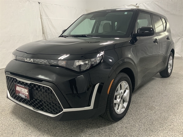 2025 Kia Soul 2.0L LX IVT's photo