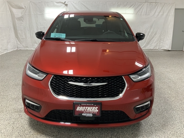 2025 Chrysler Pacifica Select's photo
