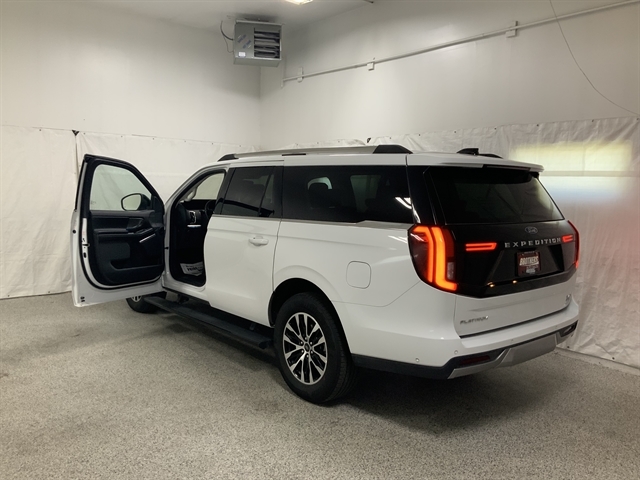 2025 Ford Expedition Platinum MAX 4x4's photo