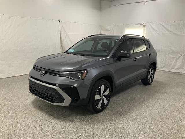 2025 Volkswagen Taos 1.5T S 4Motion's photo