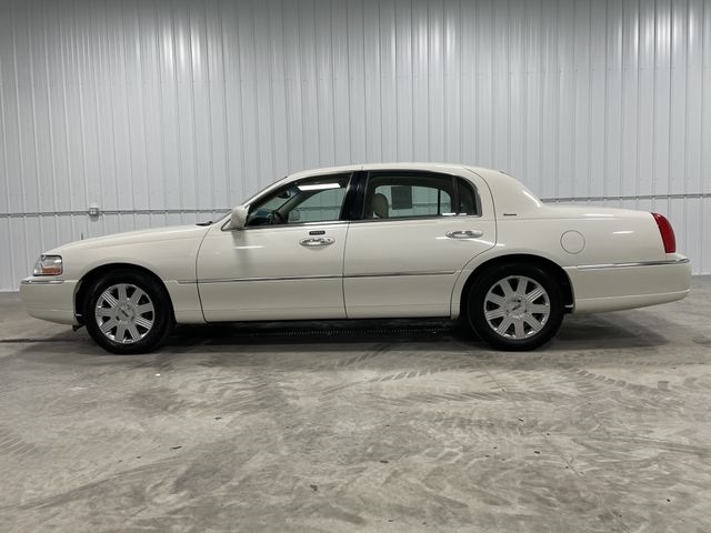 2004 Lincoln Town Car