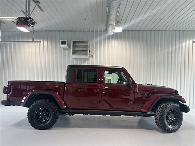 Used 2022 Jeep Gladiator California Edition with VIN 1C6HJTAG6NL121688 for sale in Tea, SD