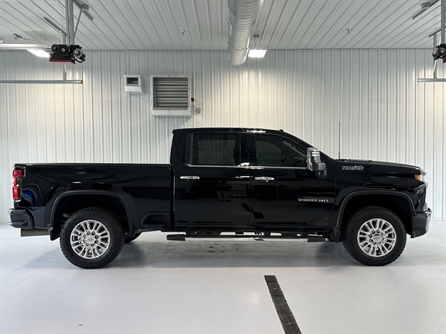 Used 2021 Chevrolet Silverado 2500HD High Country with VIN 1GC4YREY6MF108073 for sale in Tea, SD