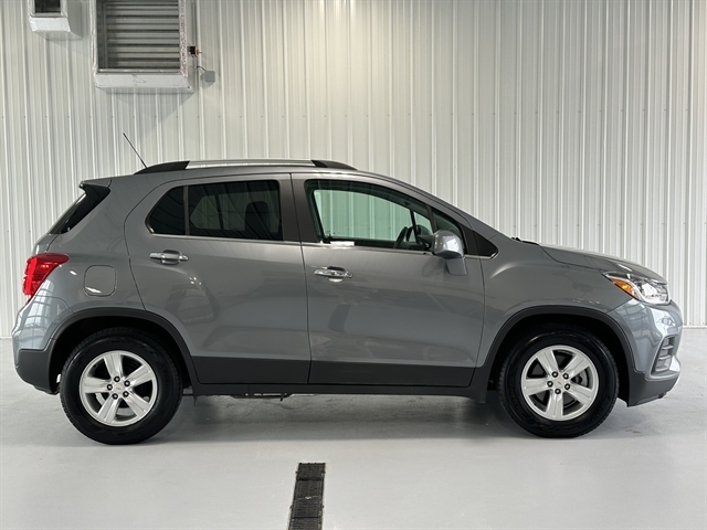 Used 2019 Chevrolet Trax LT with VIN KL7CJLSB6KB765308 for sale in Tea, SD