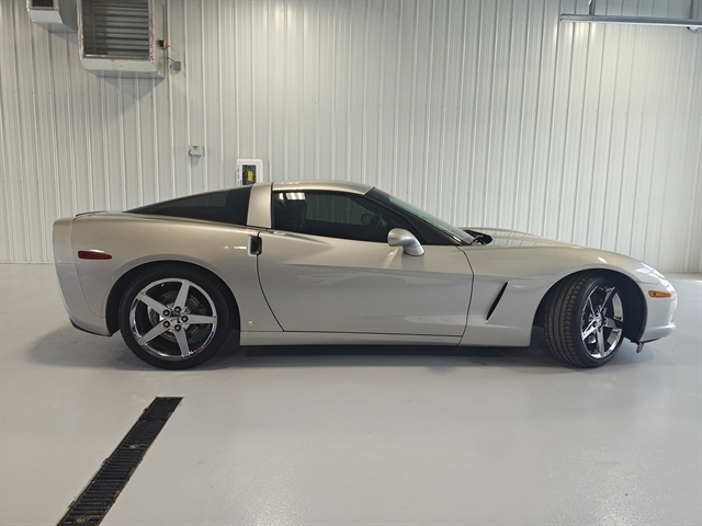 Used 2008 Chevrolet Corvette Base with VIN 1G1YY26W585106728 for sale in Tea, SD