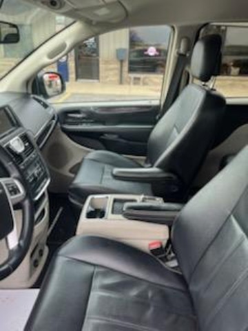 2015 Chrysler Town & Country Touring - Photo 6