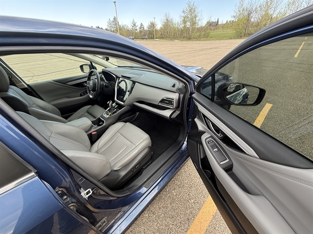 2022 Subaru Legacy Limited's photo