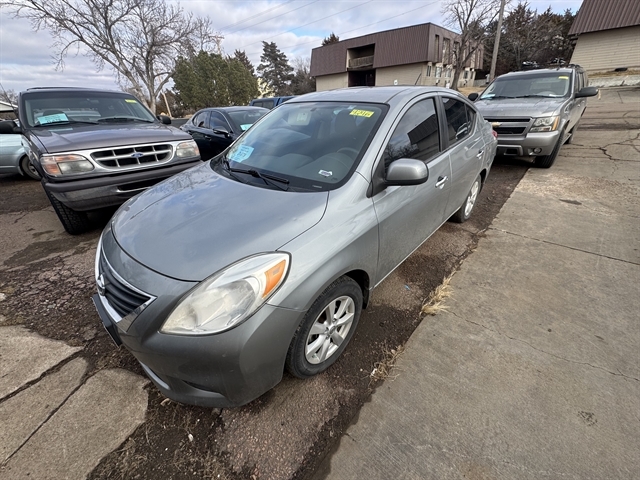 2012 Nissan Versa SL