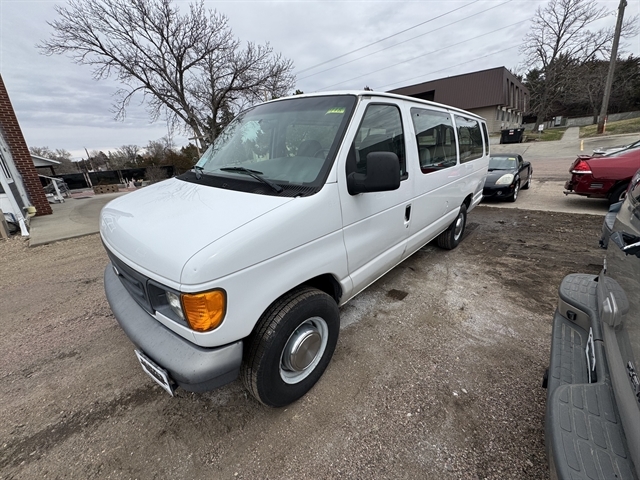 2006 Ford Econoline Wagon XLT