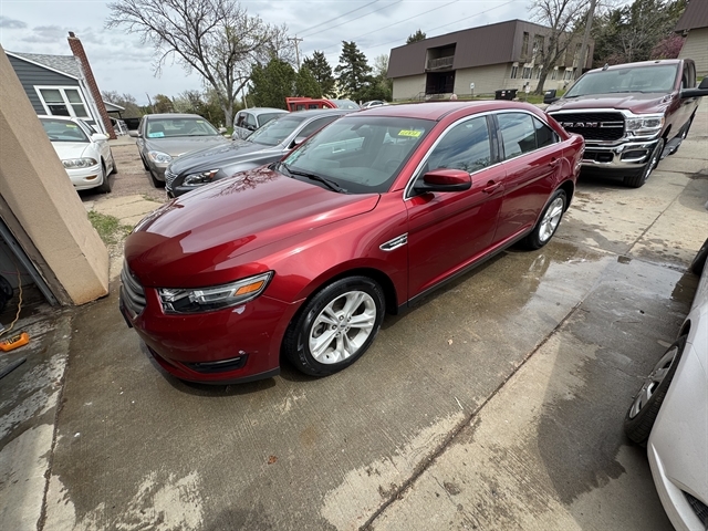 2013 Ford Taurus SEL FWD's photo