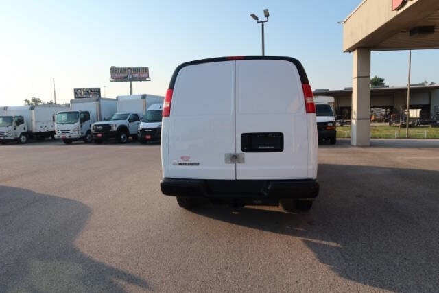 2018 Chevrolet Express 2500 photo 4