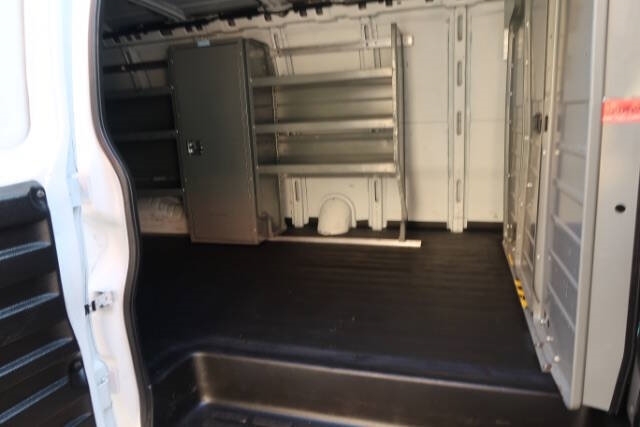 2018 Chevrolet Express 2500 photo 7