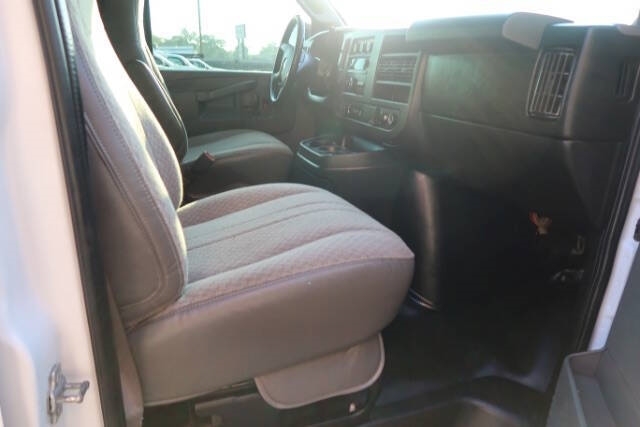2018 Chevrolet Express 2500 photo 10