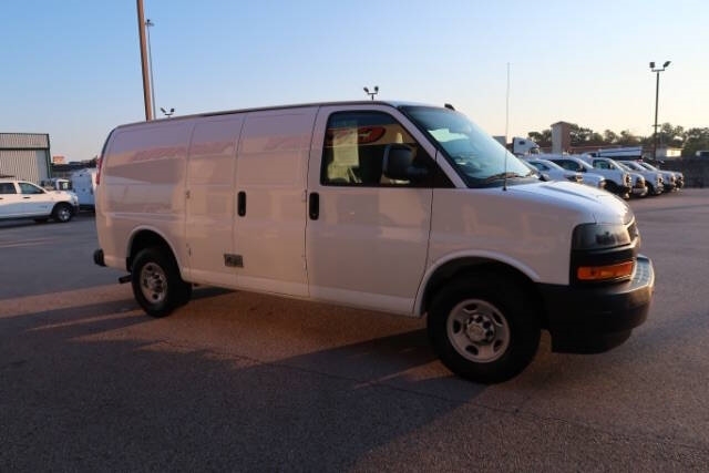 2020 Chevrolet Express 2500 Cargo photo 2