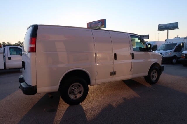 2020 Chevrolet Express 2500 Cargo photo 3