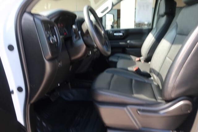 2024 Chevrolet Silverado 3500 Chassis Cab 8