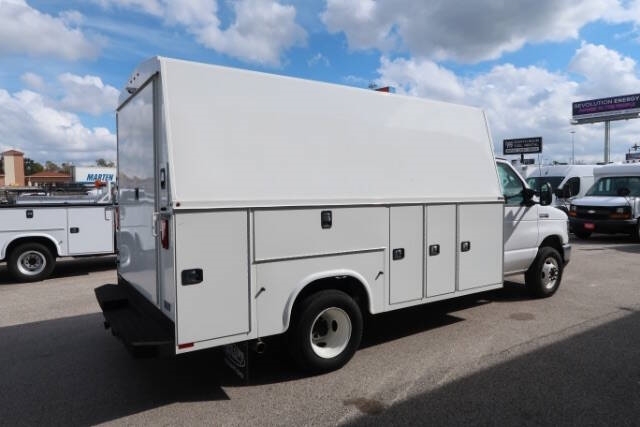 2023 Ford E-450 photo 4