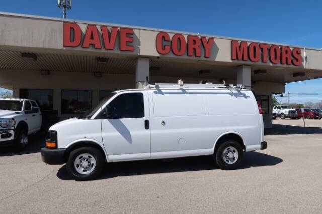 2015 Chevrolet Express 2500 Work Van HD's photo