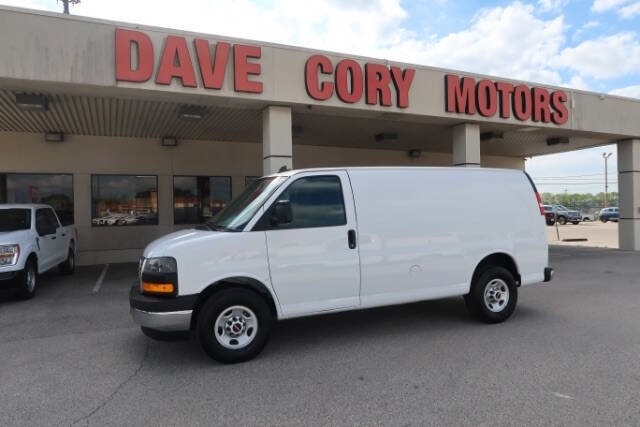 2021 GMC Savana 2500's photo