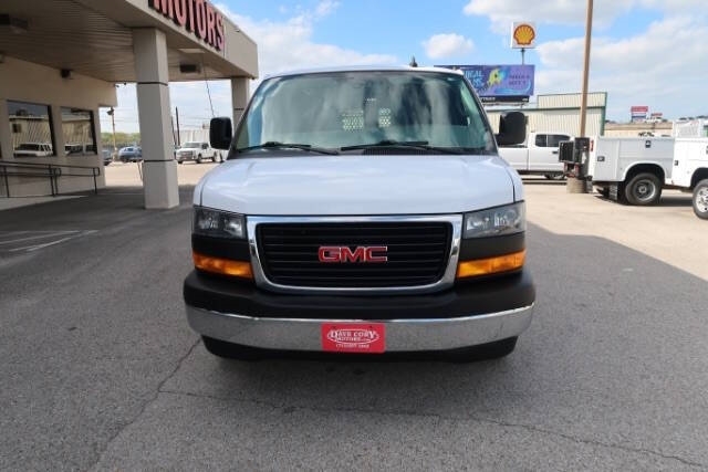 2021 GMC Savana 2500's photo