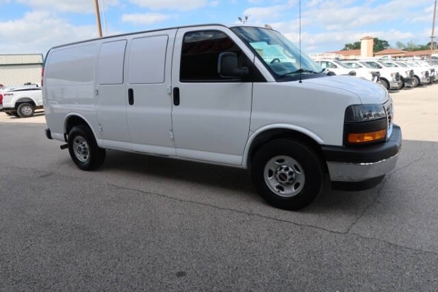 2021 GMC Savana 2500's photo