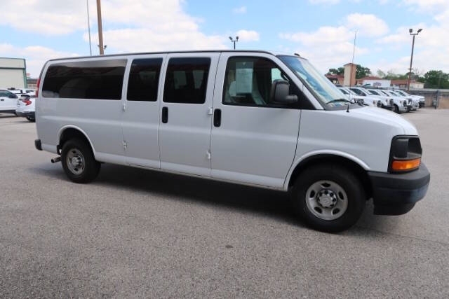 2017 Chevrolet Express 3500 LS Extended's photo