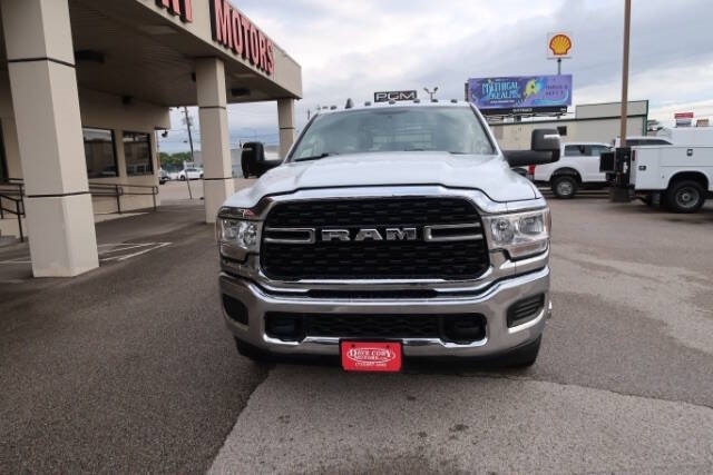 2024 RAM 3500 SLT 4X4 Crew Cab's photo