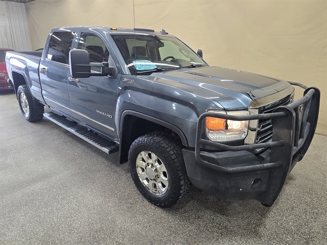 2015 GMC Sierra 4WD Crew Cab Short Box SLT's photo