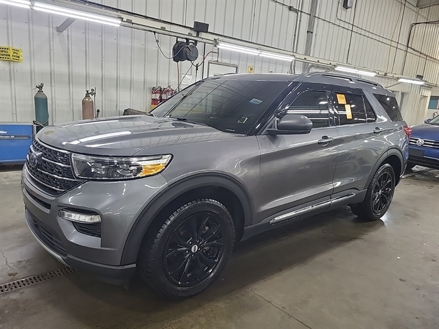 2023 Ford Explorer XLT 4WD's photo