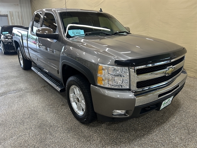 2011 Chevrolet Silverado 1500 LT 4X4 Extended Cab MWB's photo