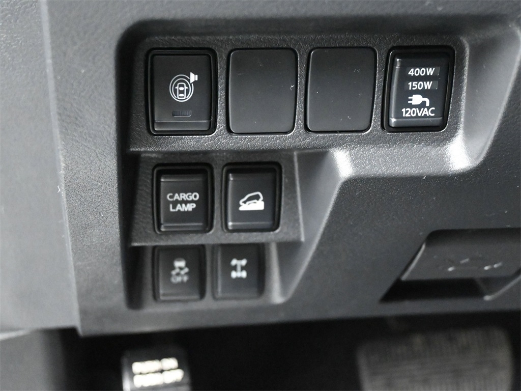 2023 Nissan Frontier PRO-4X Crew Cab photo 4