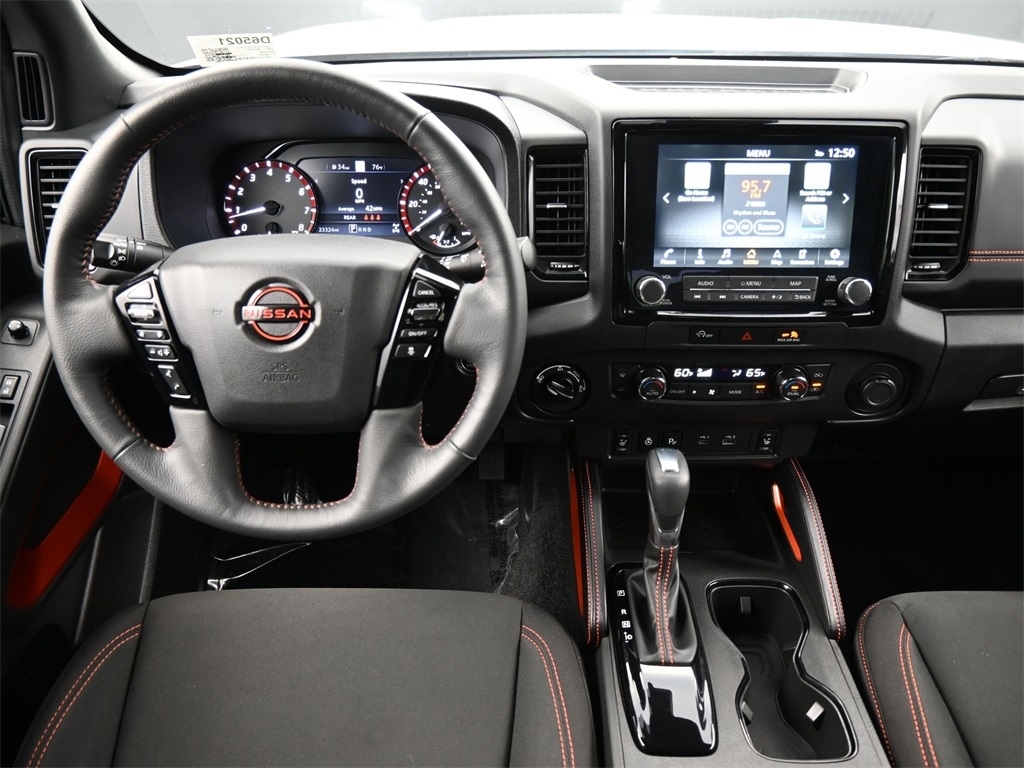 2023 Nissan Frontier PRO-4X Crew Cab photo 5