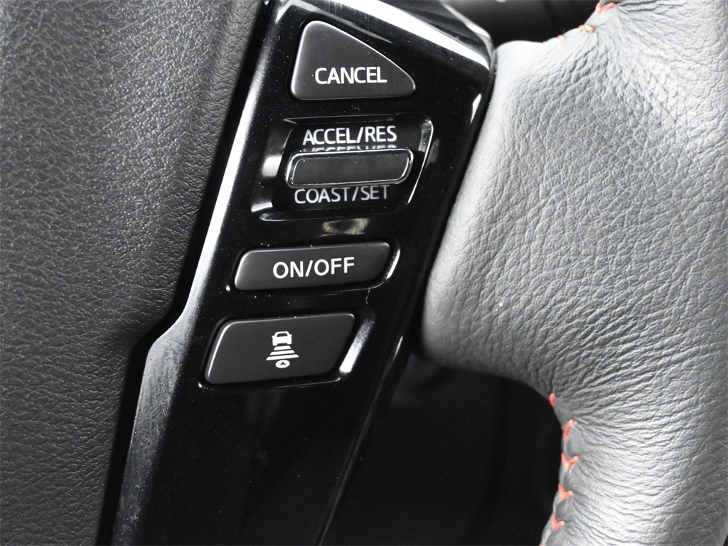 2023 Nissan Frontier PRO-4X Crew Cab photo 7