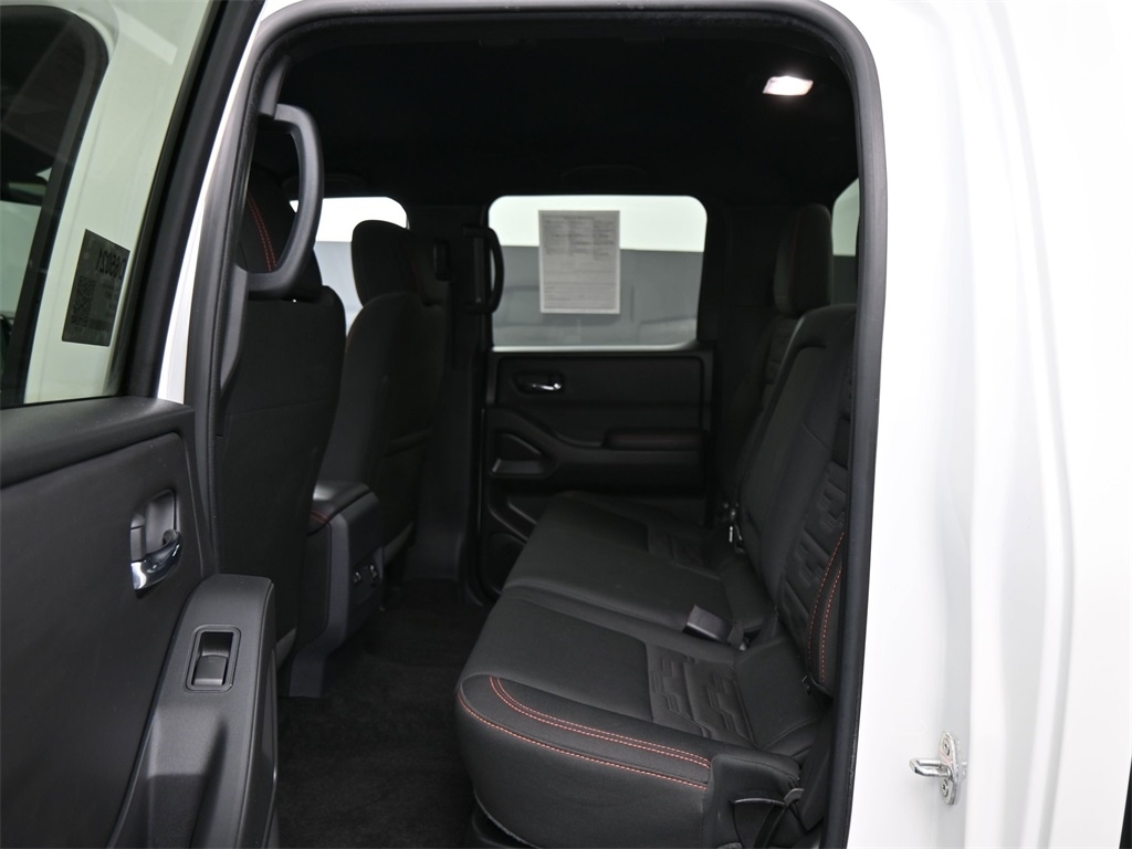 2023 Nissan Frontier PRO-4X Crew Cab photo 18
