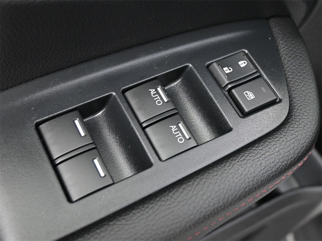 2023 Honda Ridgeline Black Edition photo 3