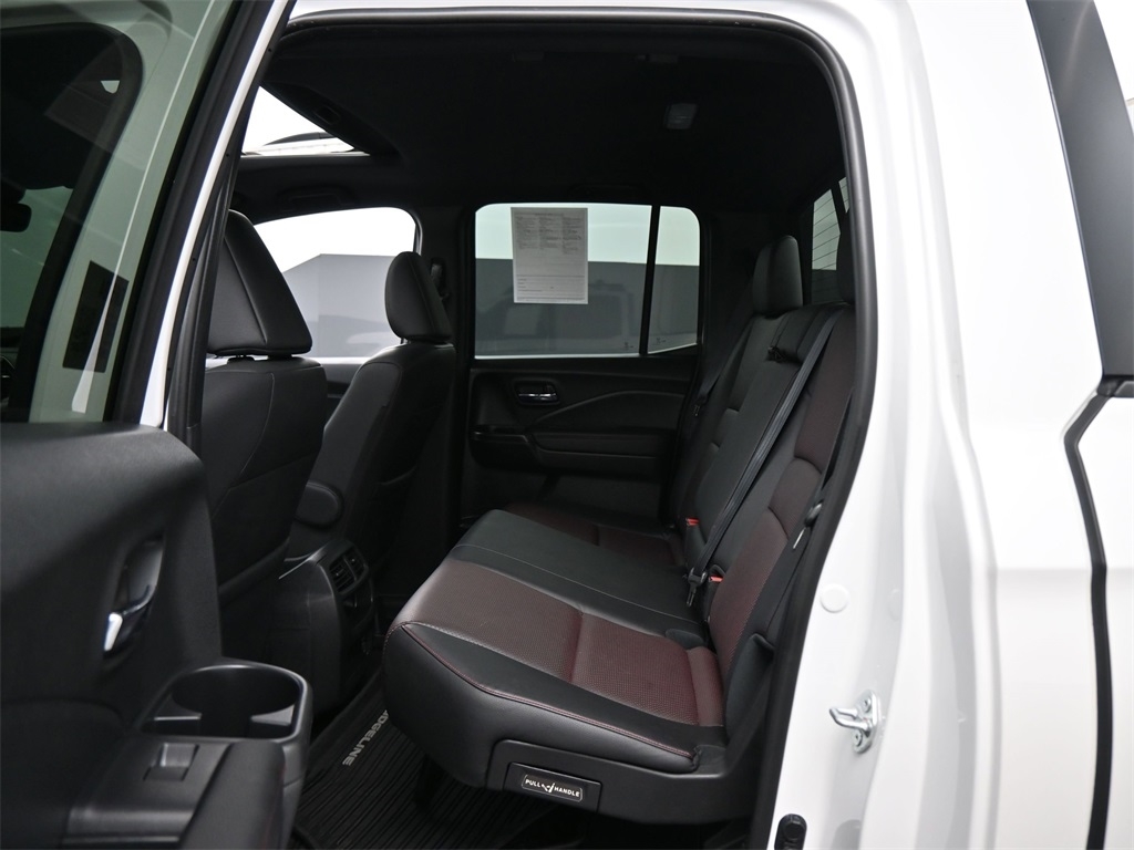 2023 Honda Ridgeline Black Edition photo 17