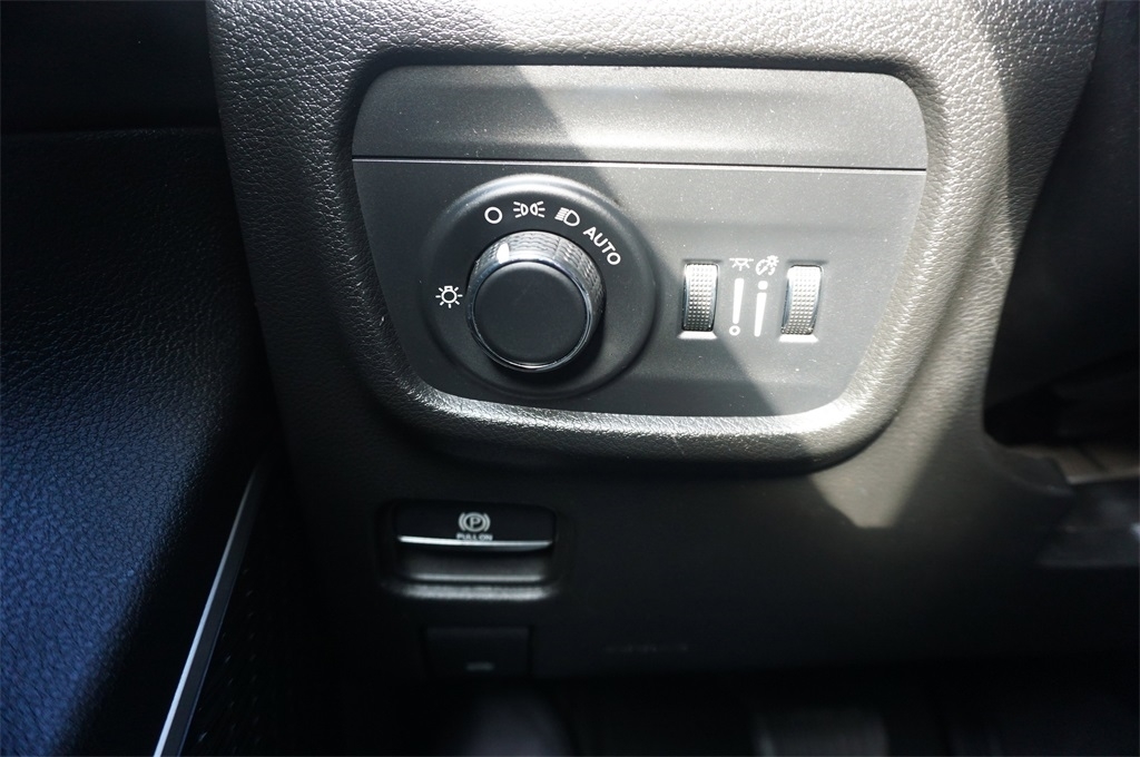 2022 Jeep Grand Cherokee Altitude photo 3