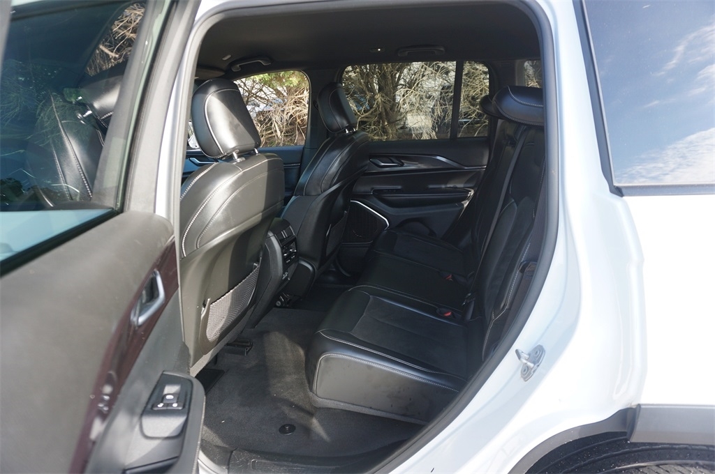2022 Jeep Grand Cherokee Altitude photo 11
