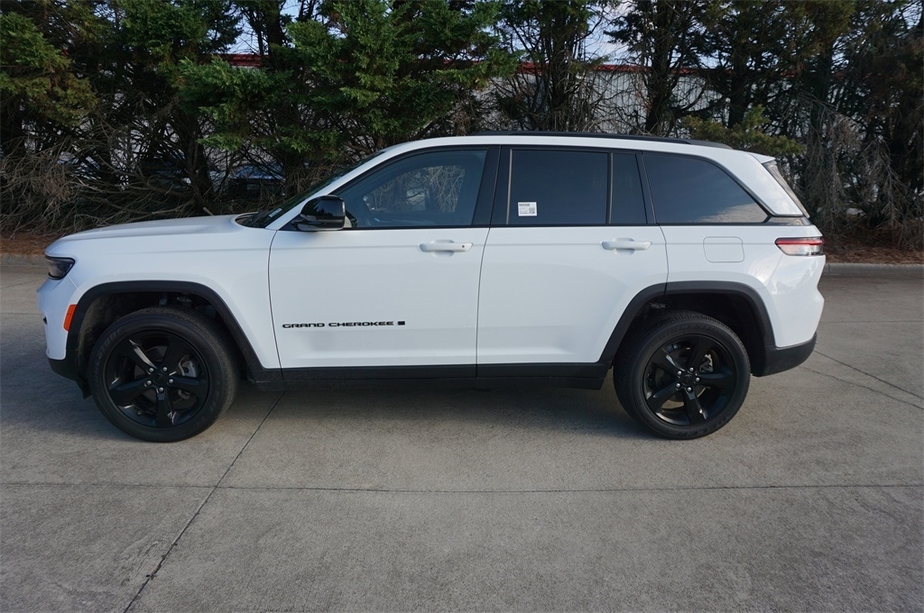 2022 Jeep Grand Cherokee Altitude photo 16