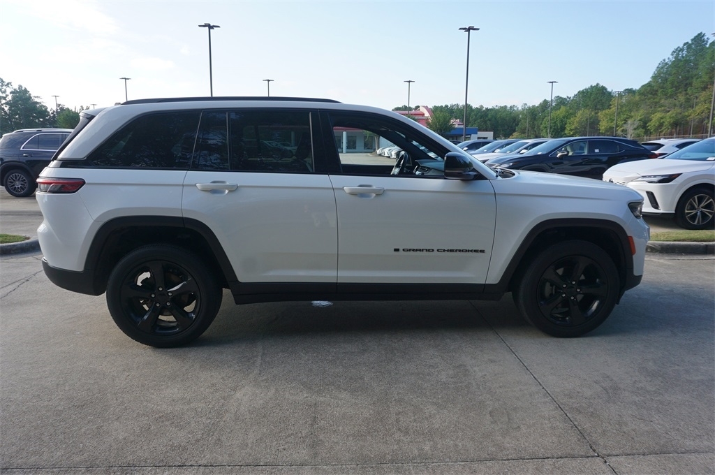 2022 Jeep Grand Cherokee Altitude photo 20