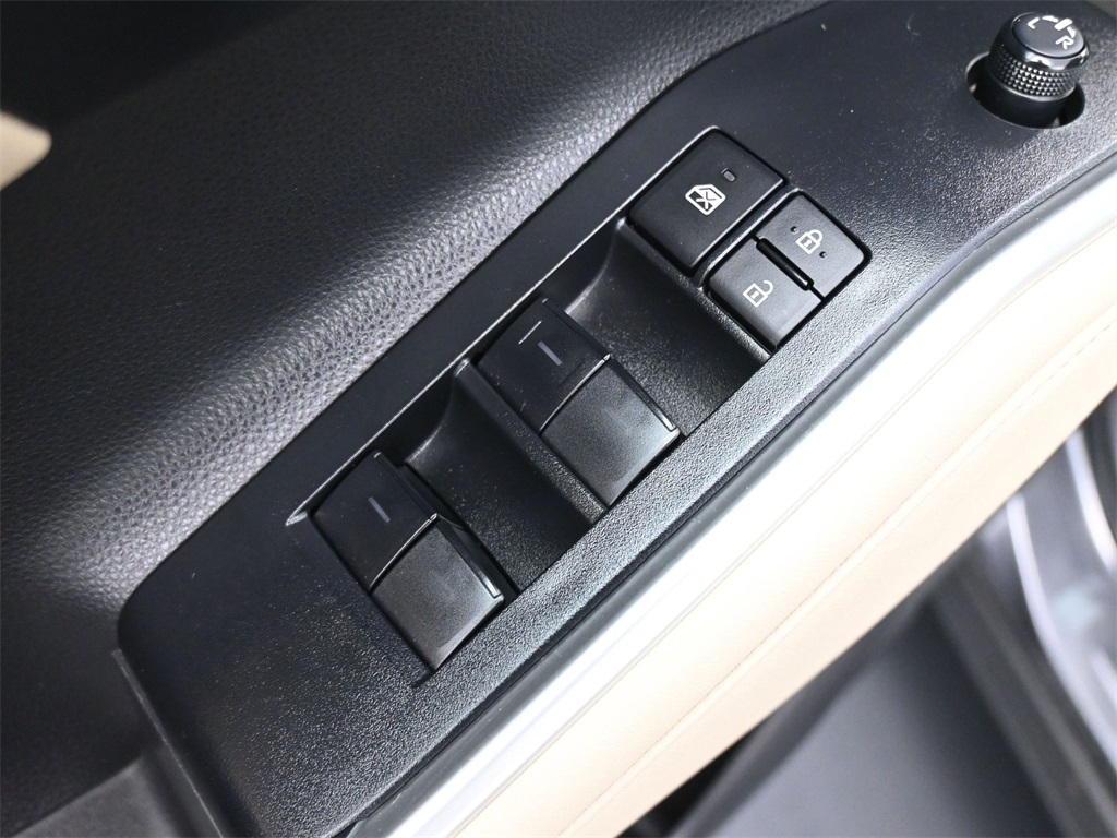 2023 Toyota Highlander Hybrid Platinum photo 3