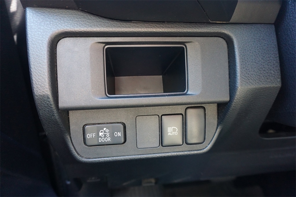 2018 Toyota Tacoma SR photo 4