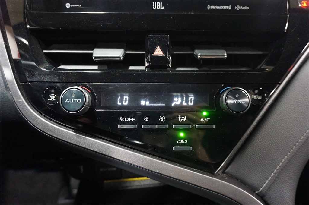 2021 Toyota Camry XSE V6 photo 12