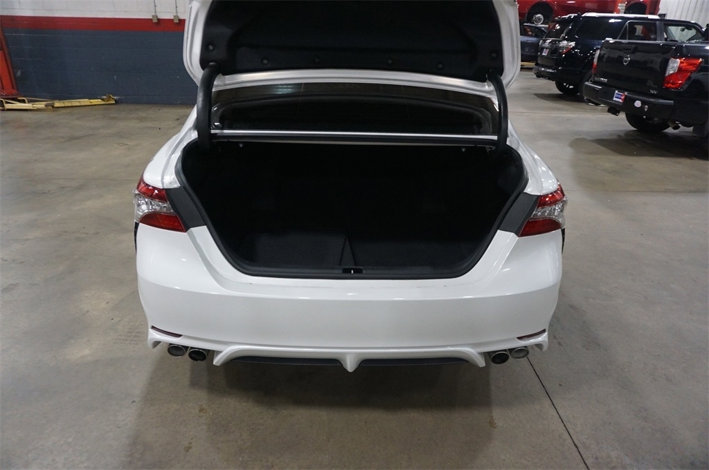 2021 Toyota Camry XSE V6 photo 16